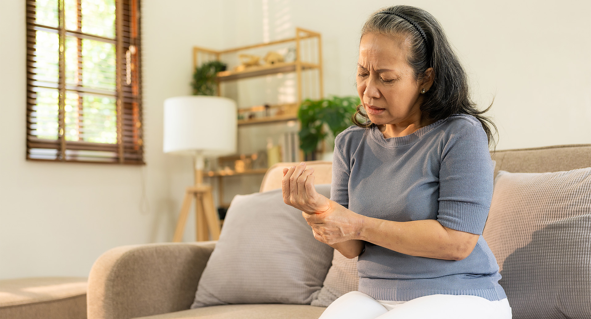 Woman with wrist pain.